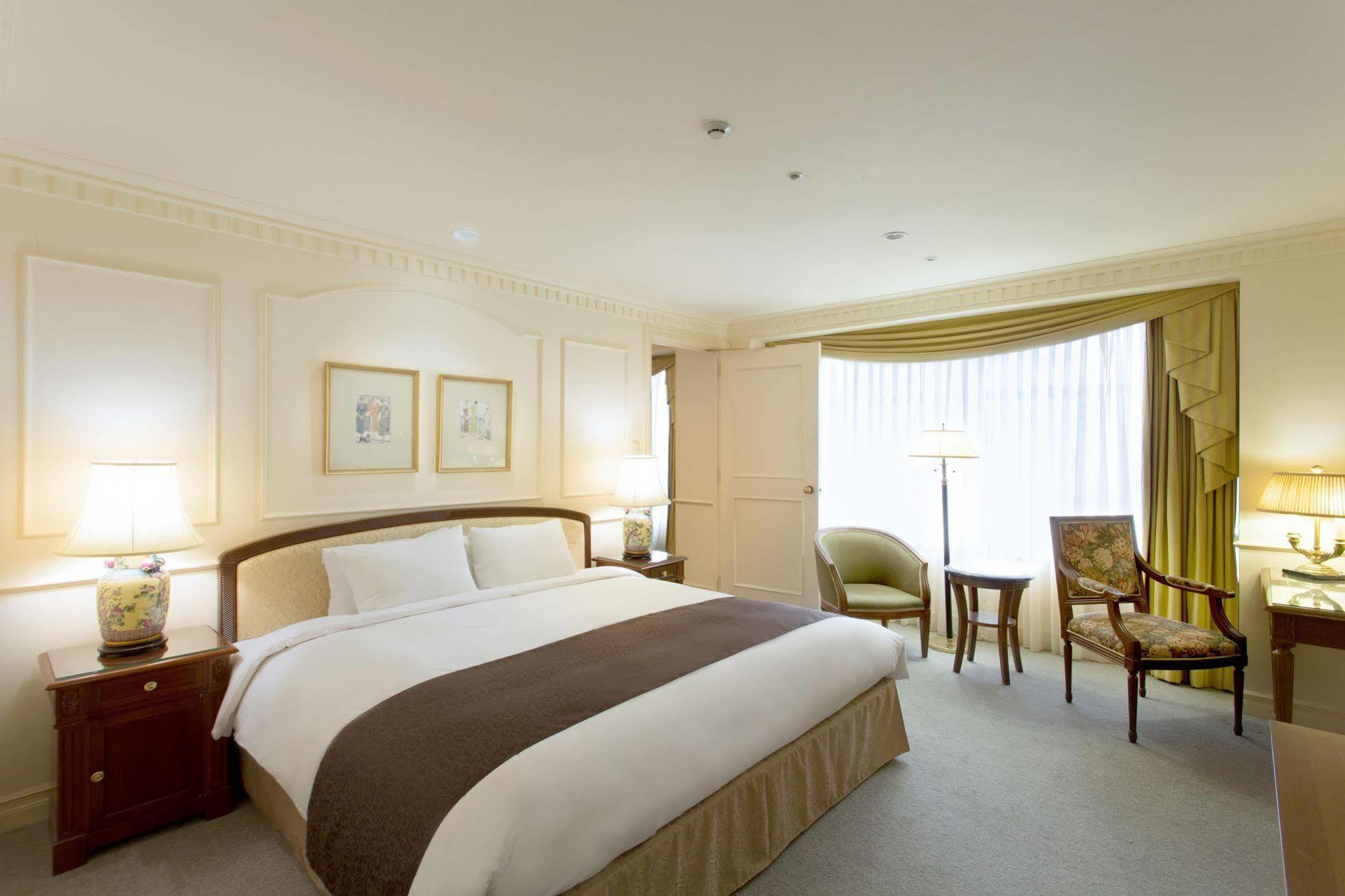 Hotel The Manhattan Chiba Exterior photo