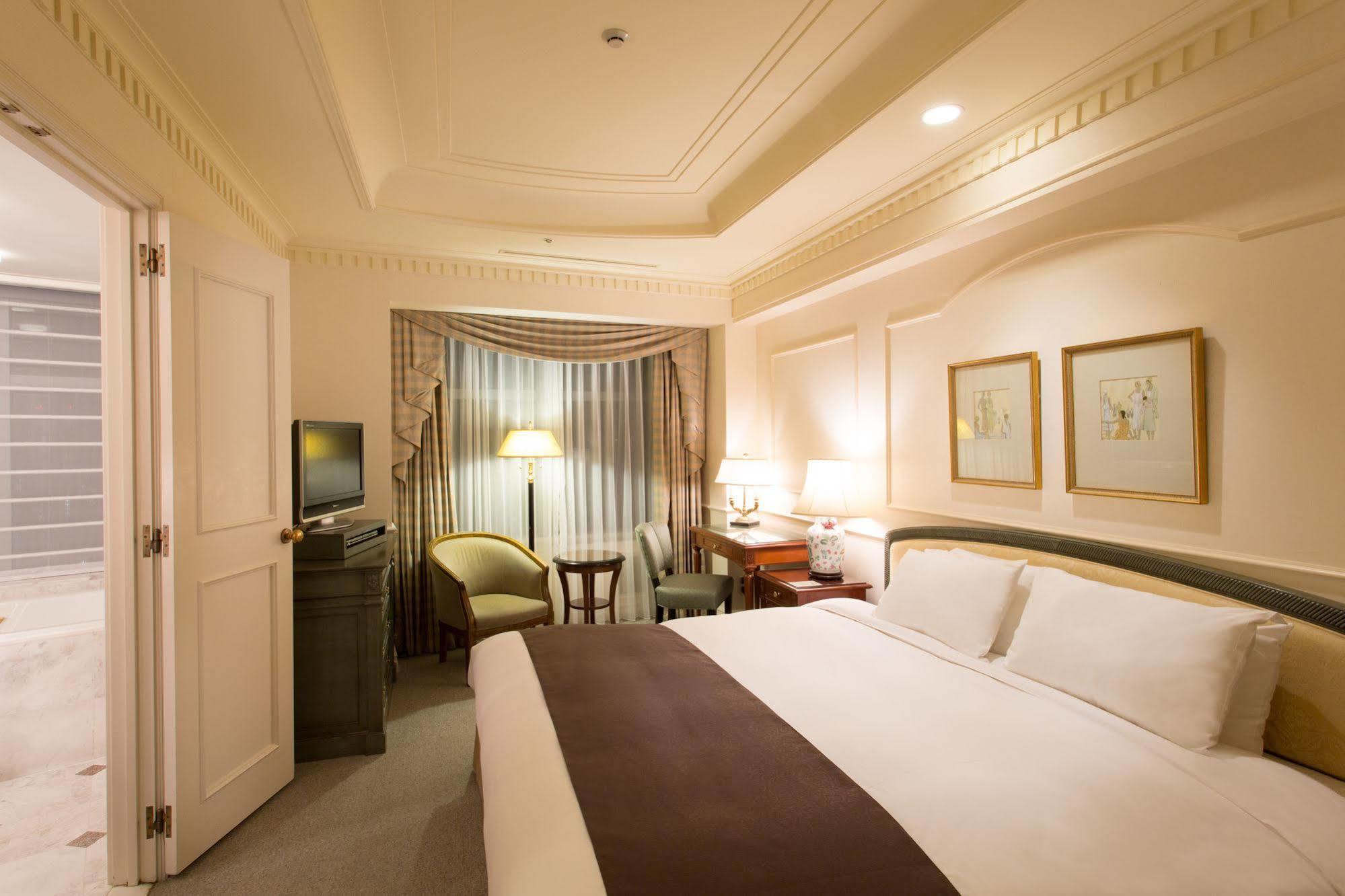 Hotel The Manhattan Chiba Exterior photo